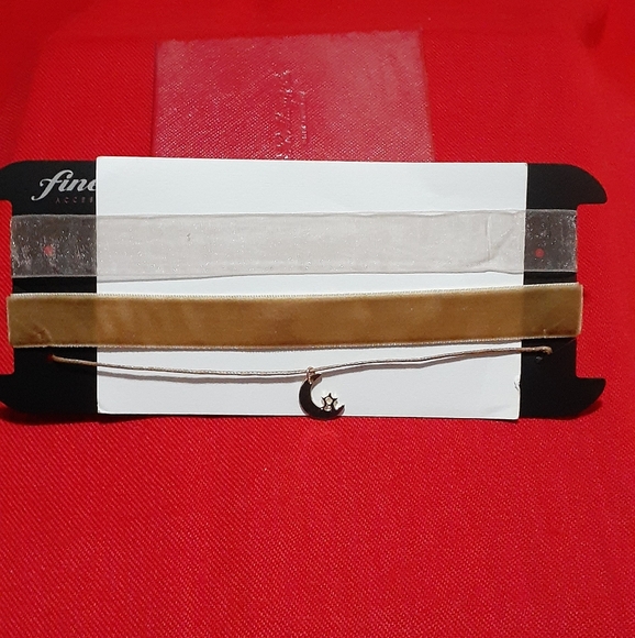 Other - Finesse ACCESSORIES ...CHOKERS